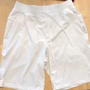 Mens white lululemon shorts size M